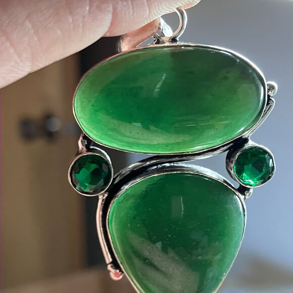 Green Nephrite and Faceted Quartz Gem Pendant - Picture 3 of 4